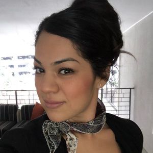 Meet your Posher, Cinthia